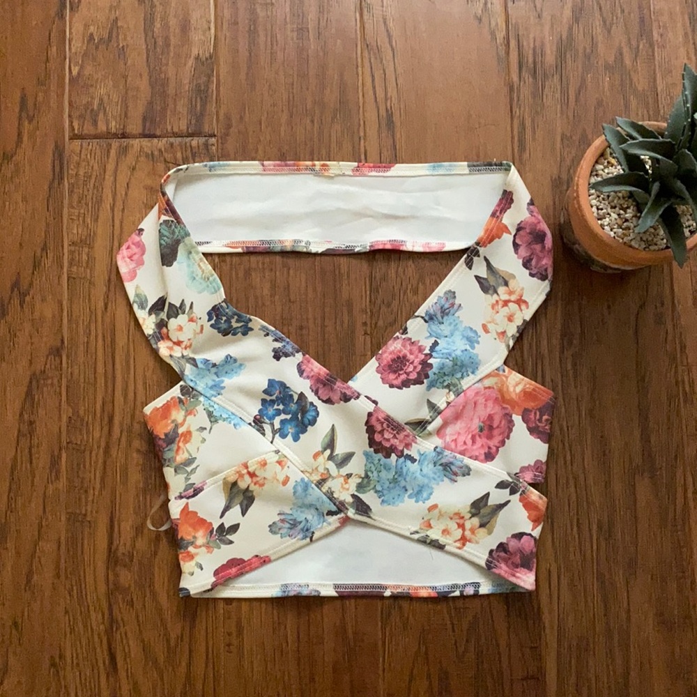 NASTY GAL ROSE TATTOO CROP TOP